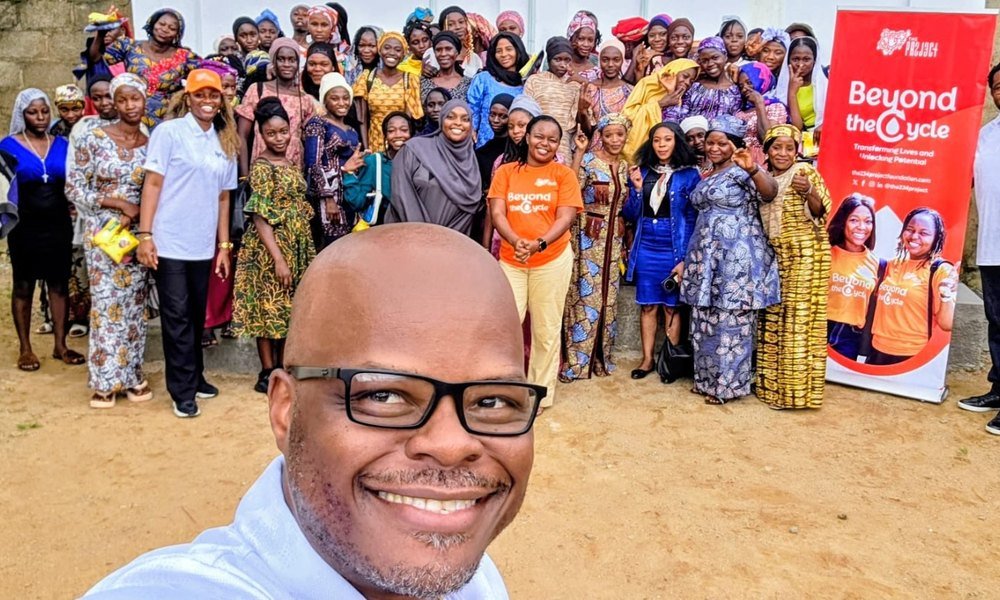 Mobolaji with participants at a Beyond the Cycle session